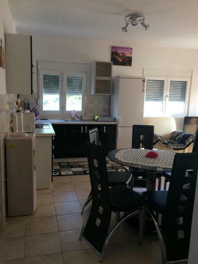 Apartmani Livk Debeljak Buitenkant foto