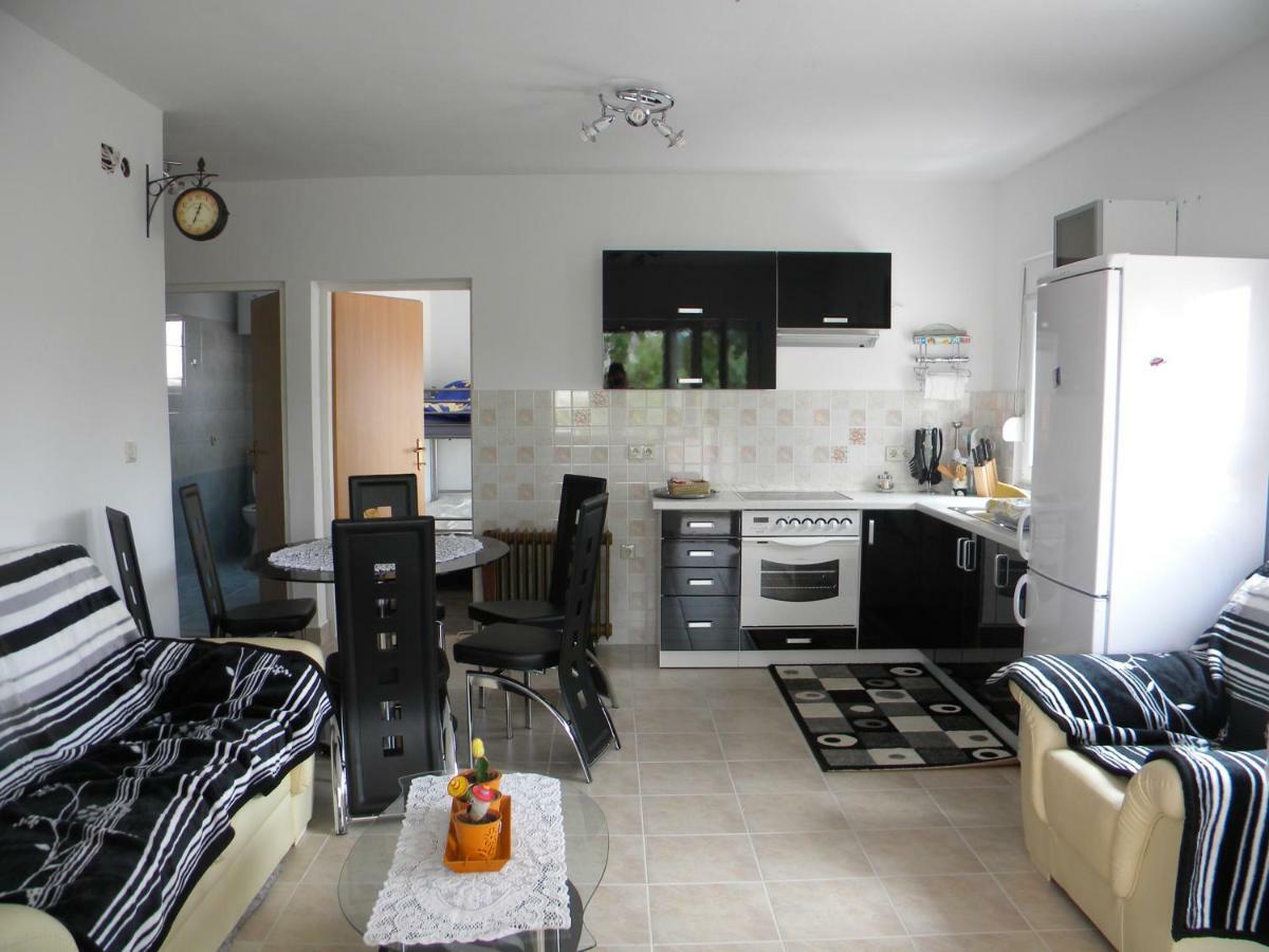 Apartmani Livk Debeljak Buitenkant foto