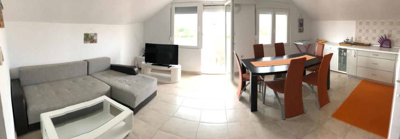 Apartmani Livk Debeljak Buitenkant foto